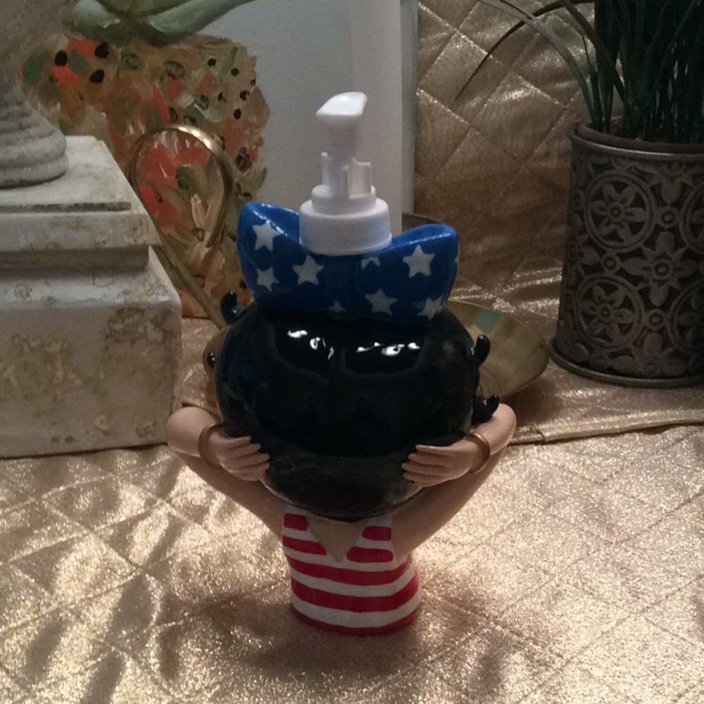 Betty Boop Lotion Container - Picture 2 of 5